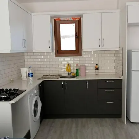 Datca Karakoy Bolgesinde Doga Manzarali Bir Ev Muğla